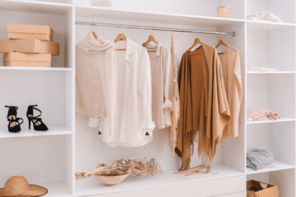 Como montar um guarda-roupa cápsula prático para mamães