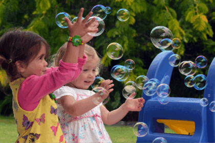 Brincadeiras sem telas para crianças fazerem nas férias