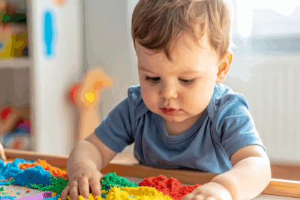 Desenvolvimento infantil: Como estimular o bebê em cada fase