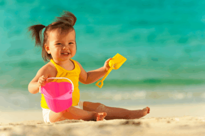 O que levar na mala de férias do bebê