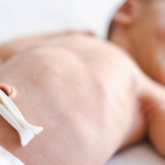 Como limpar o umbigo do bebê