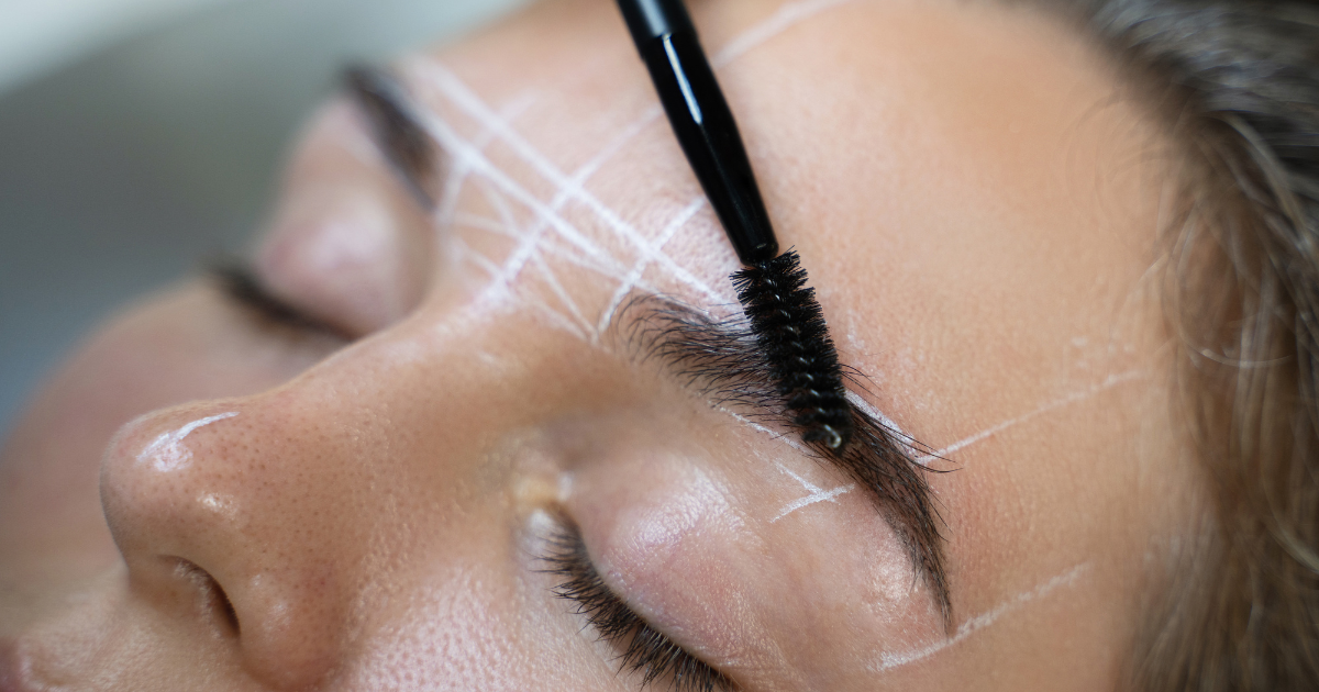 DESIGNER DE SOBRANCELHAS